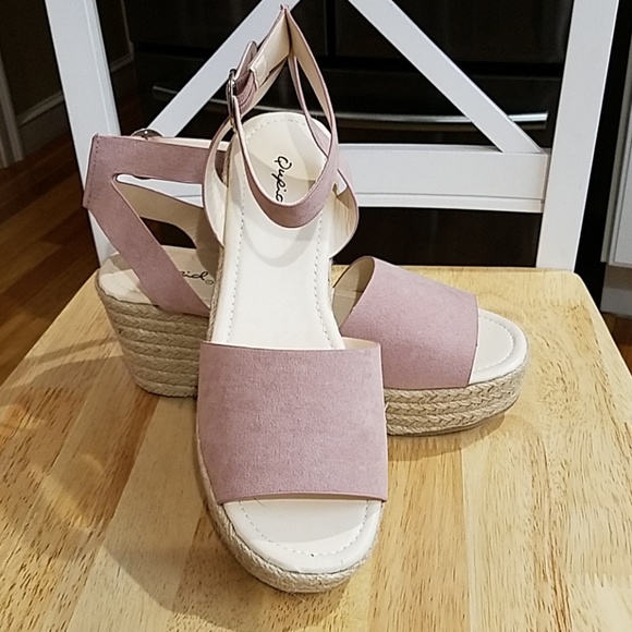 Blush rose wedges - Picture 3 of 3